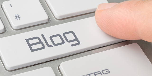 Simulated key on a keyboard that says "blog"